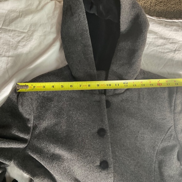 Hooded Long Wool Winter Coat with Velvet Lined Hood and Cuffs (size 12/large) - Picture 5 of 11